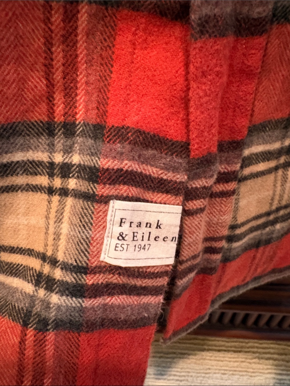 NWOT Frank & Eileen Washed Red Plaid Eileen Fit Button-Down Shirt in Size M - Picture 5 of 9